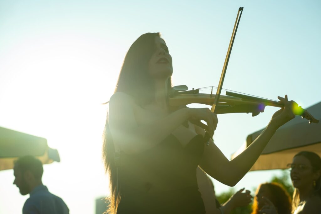 Actuación de violín elegante para bodas y eventos