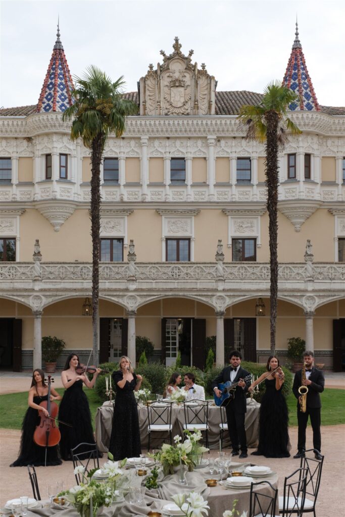 Banda con violinista, saxofonista y cantante en evento de lujo en España, Miss Violina Concep